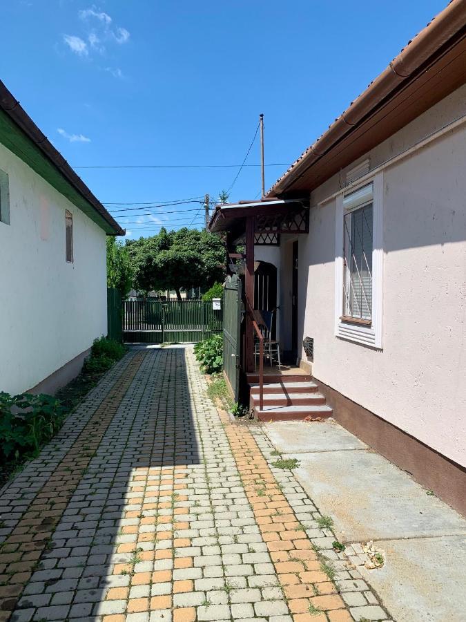 Amira Apartman Appartement Hajdúszoboszló Buitenkant foto